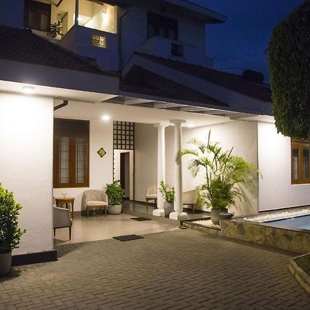 Suriya Arana Bed & Breakfast Negombo Eksteriør bilde